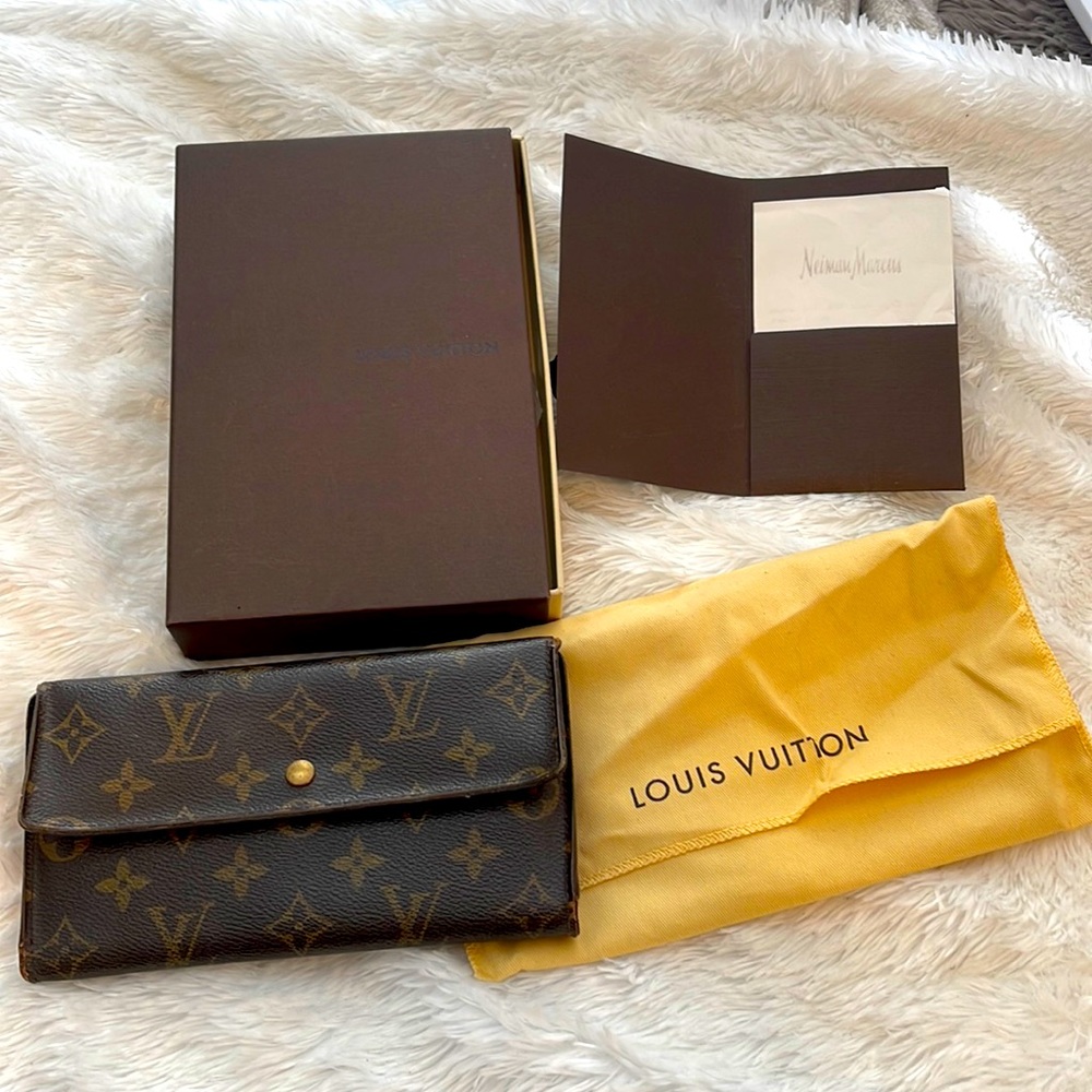 Authentic Louis Vuitton wallet - Picture 2 of 10